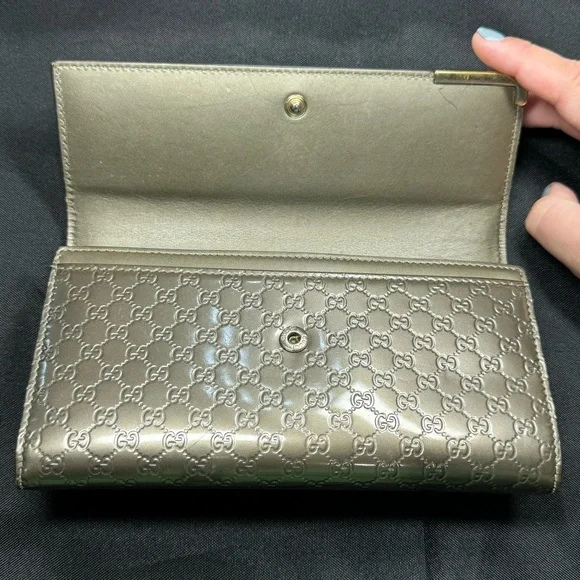 🩶GUCCI Metallic Gray Patent Microguccissima Wallet, Italy🩶 - Picture 7 of 14